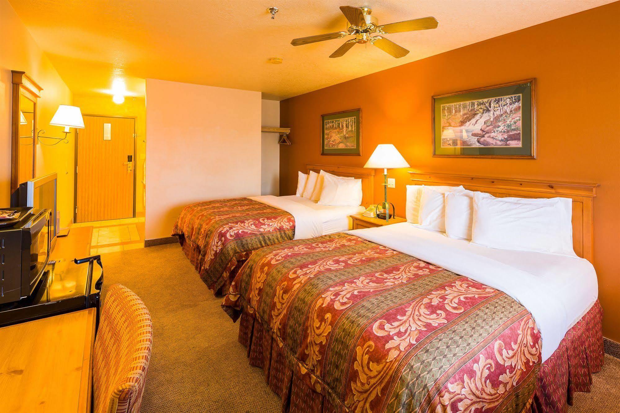 Alpine Inn & Suites Ганнисон Экстерьер фото
