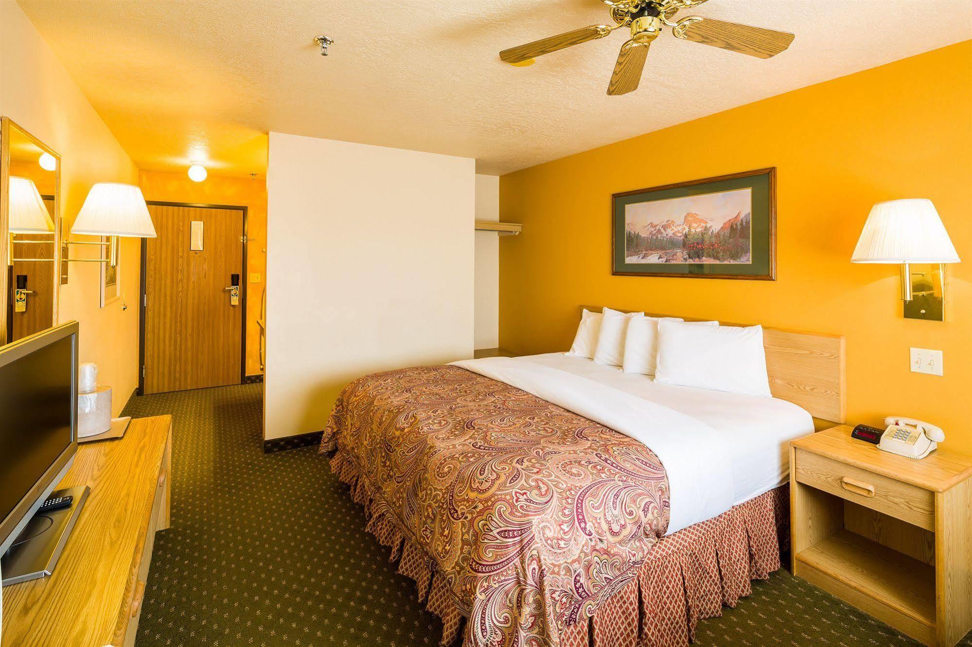 Alpine Inn & Suites Ганнисон Экстерьер фото