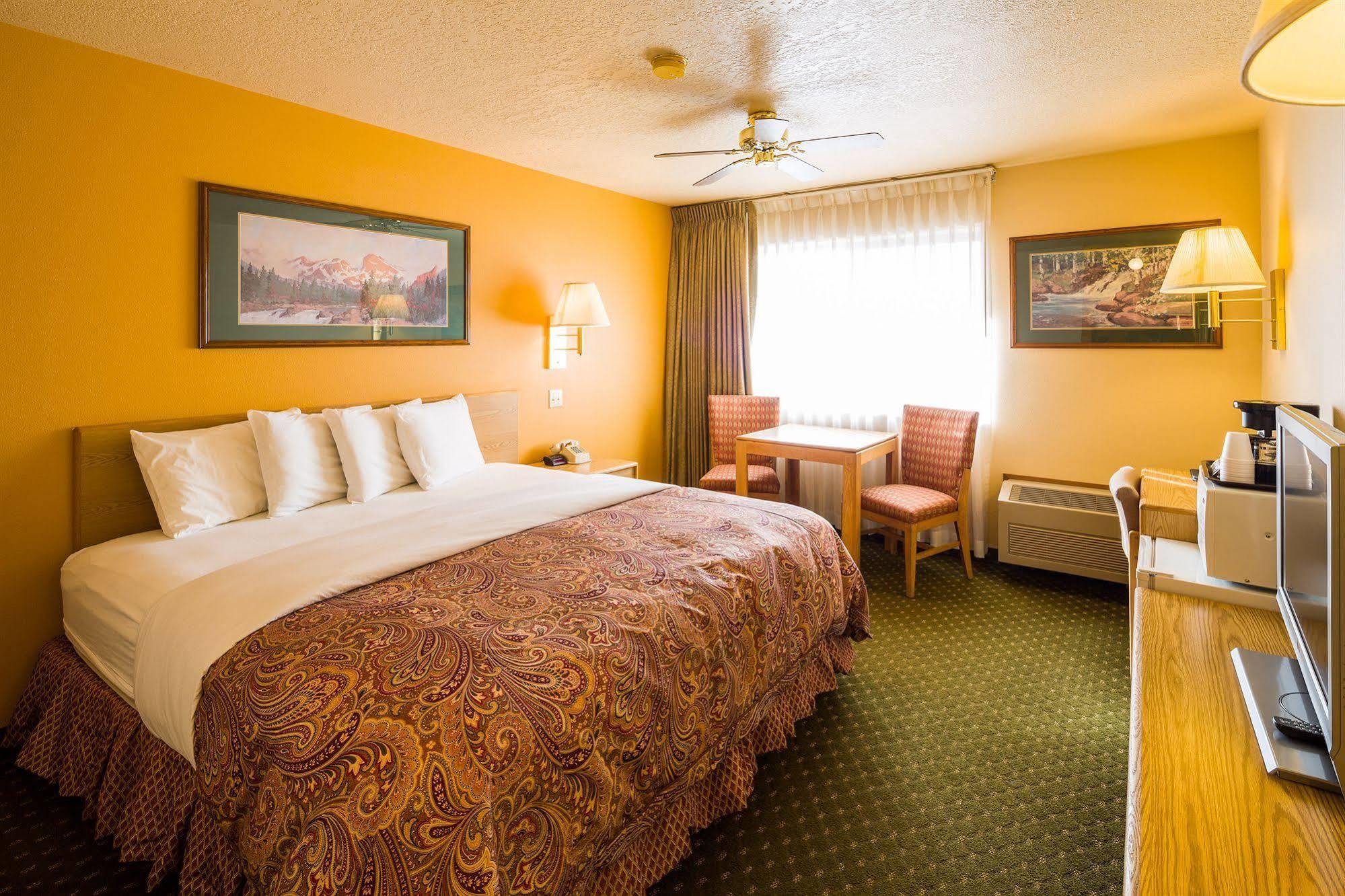 Alpine Inn & Suites Ганнисон Экстерьер фото